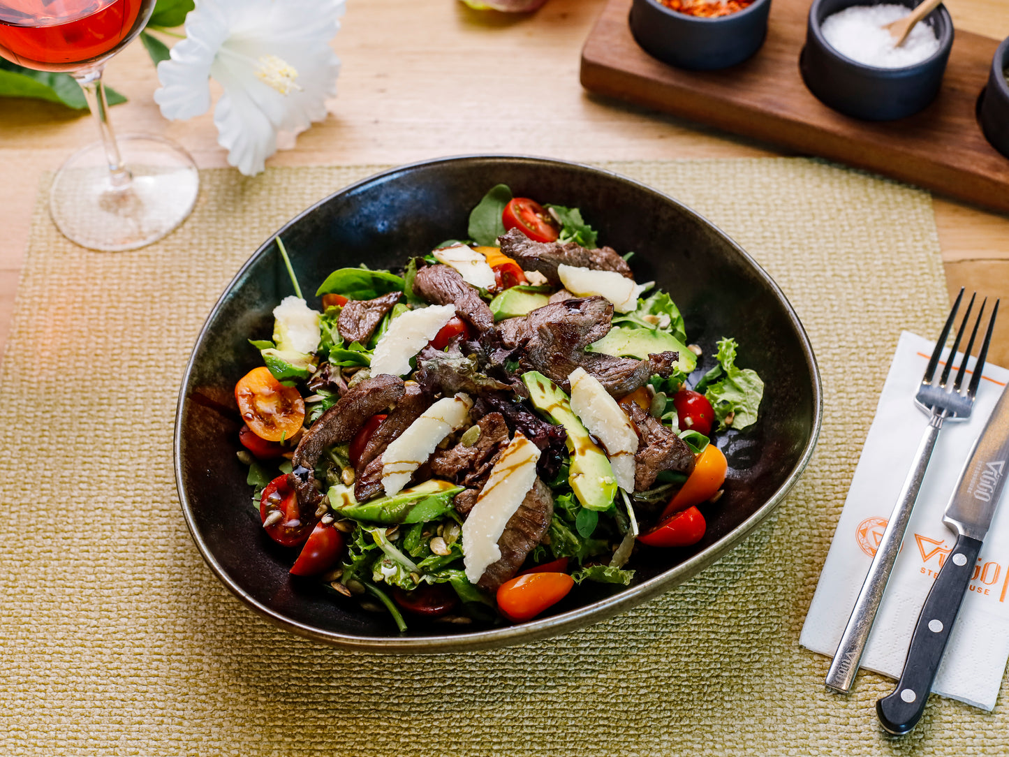 Pan-Fried Marinated Beef and Seeds Salad 360g
