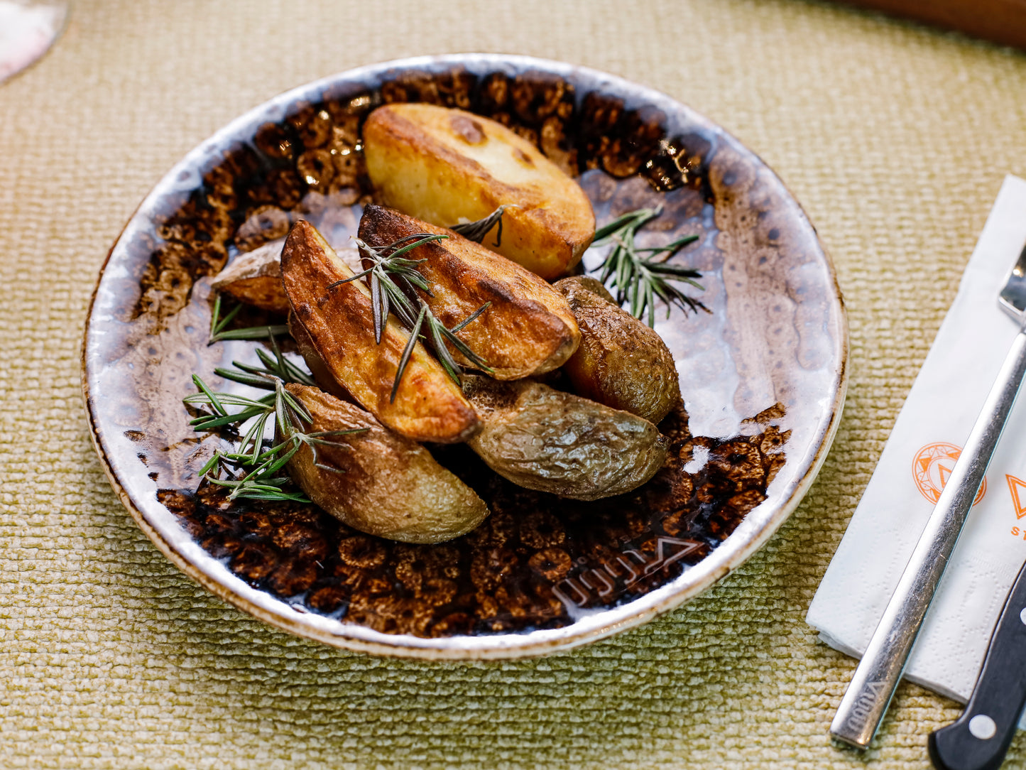 Roasted Rosemary & Garlic Potatoes 200g